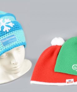 ODENSE Beanie – Håndheklet Lue i Firmadesign